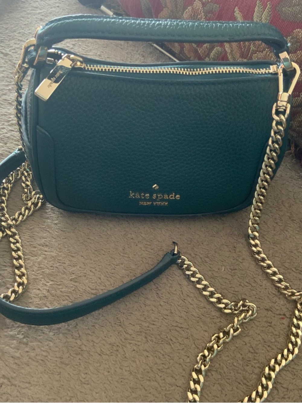 NWOT KATE SPADE mini deep green Pebbled Leather Chain-Accent Crossbody/handle